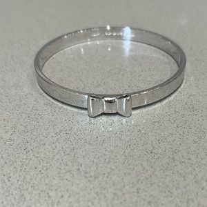 🩶Kate Spade Take a Bow silver bangle